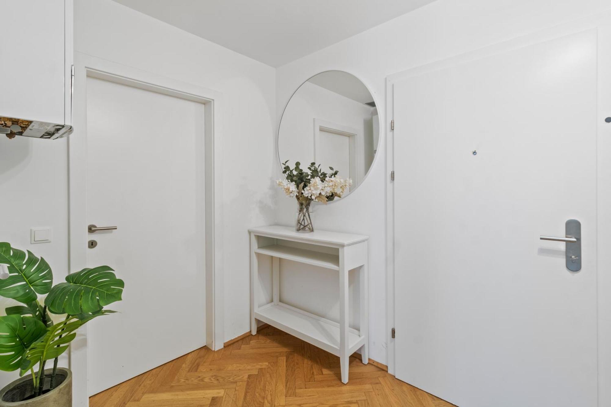 City Apartment, Two Metro Stations To Hauptbahnhof Вена Экстерьер фото